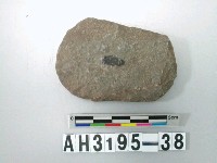 藏品(小型舌刃打製石斧)的圖片